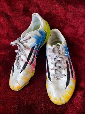 Adidas Adizero Messi Kids Soccer Cleats Preloved size 5 boys and girls